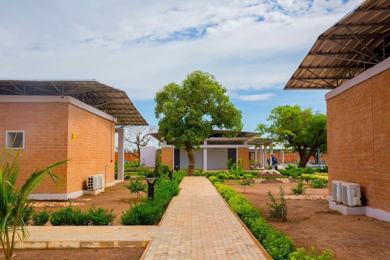Dunia Hotel Ouagadougou Loumbila Екстериор снимка