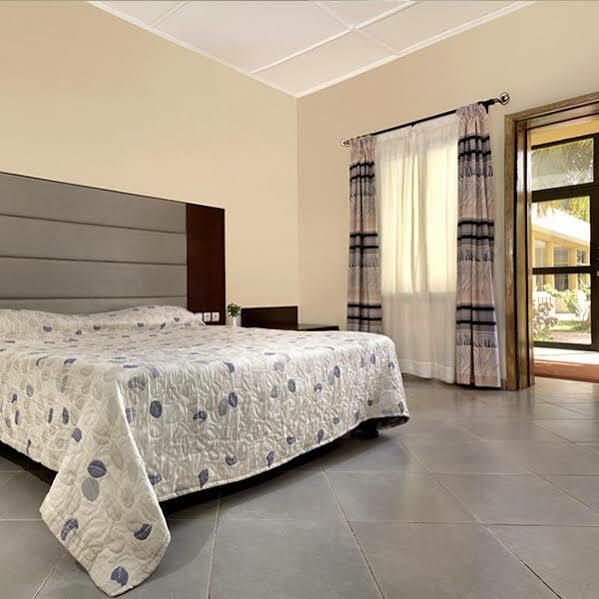Dunia Hotel Ouagadougou Loumbila Екстериор снимка