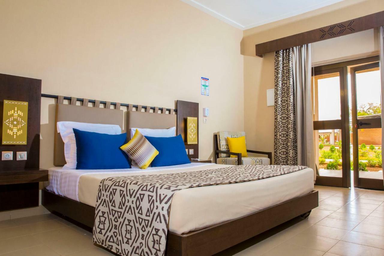 Dunia Hotel Ouagadougou Loumbila Екстериор снимка