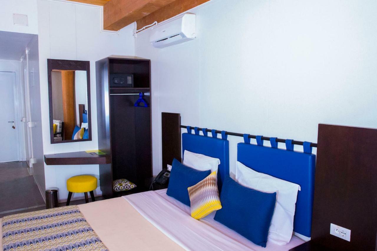 Dunia Hotel Ouagadougou Loumbila Екстериор снимка