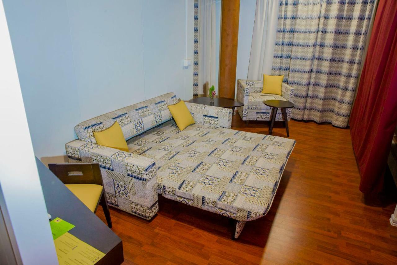 Dunia Hotel Ouagadougou Loumbila Екстериор снимка