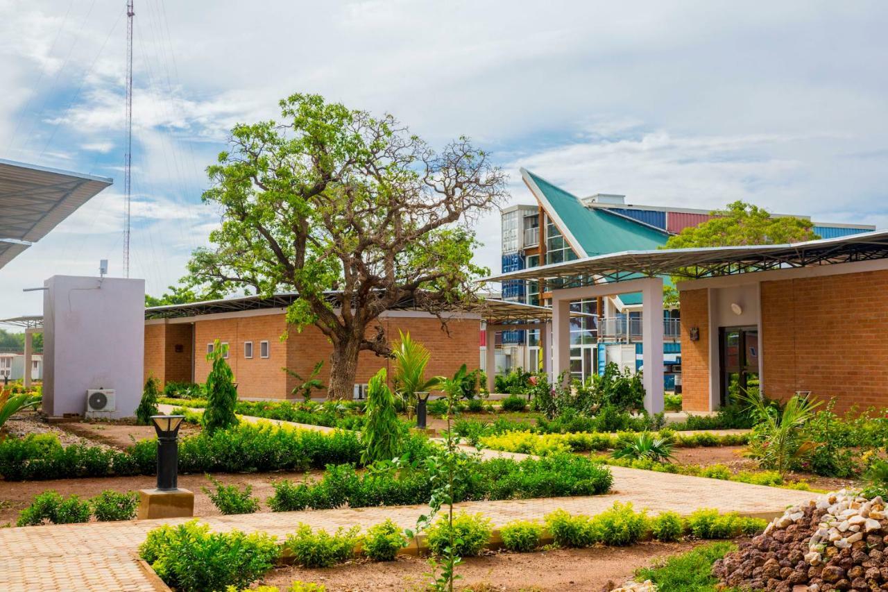 Dunia Hotel Ouagadougou Loumbila Екстериор снимка